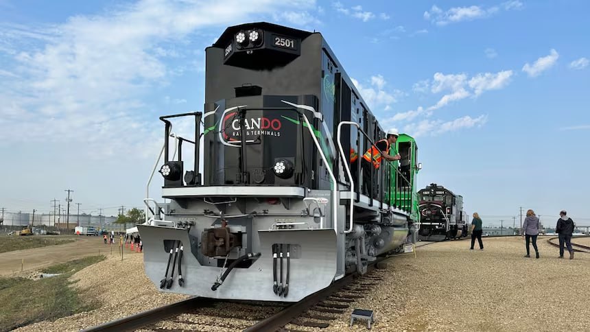 В Канаде представили аккумуляторный маневровый локомотив для работы при –40°C