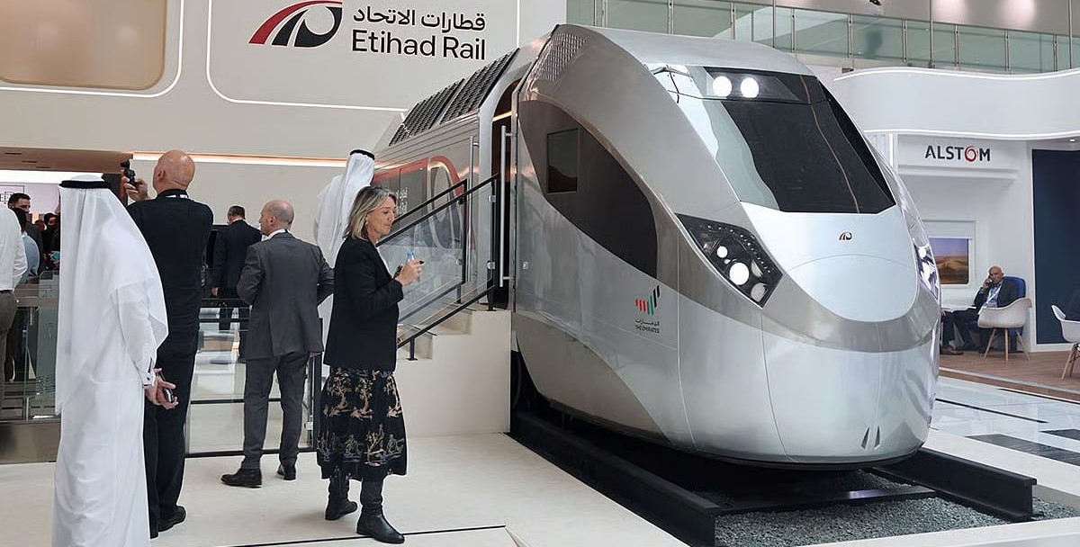В ОАЭ представили макет перспективного скоростного поезда