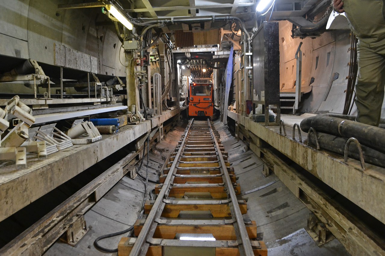 Красноярск закупит два локомотива для строительства метротрама