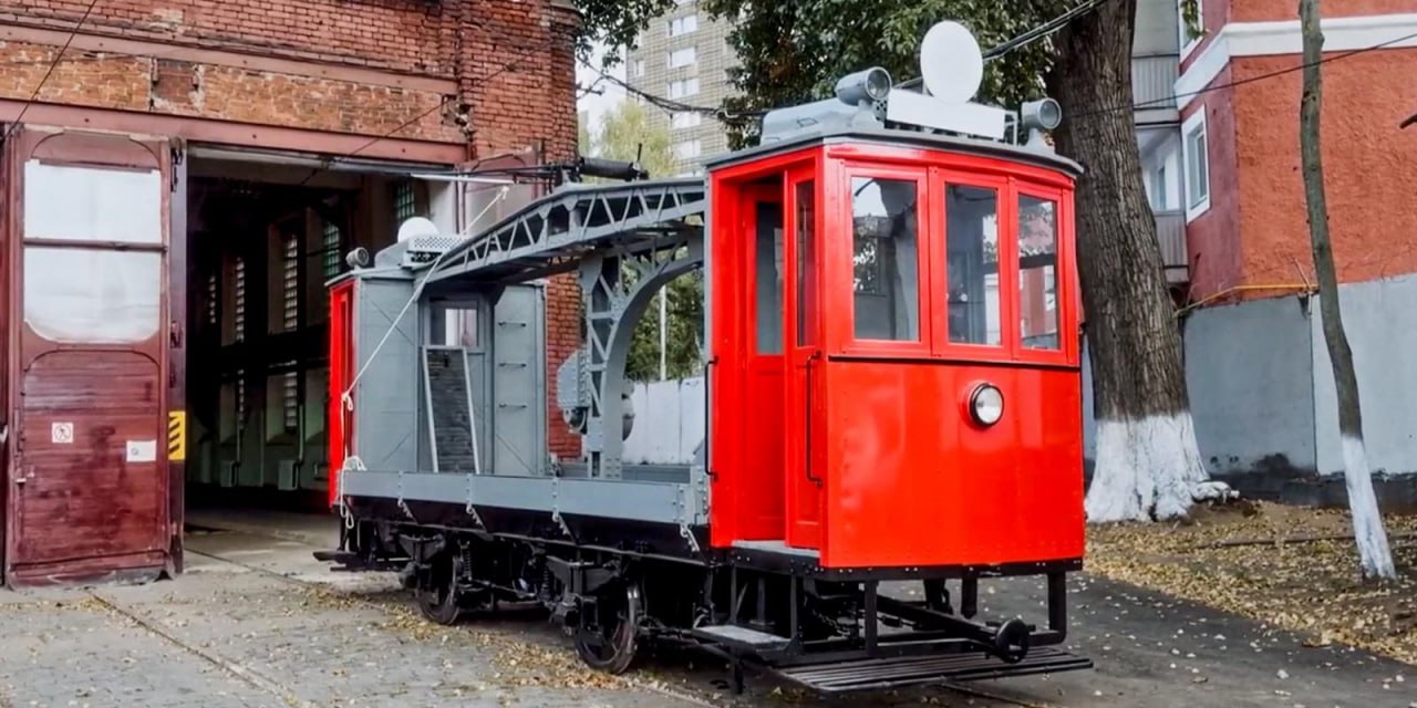 В Москве отреставрировали грузовой трамвай сталинской эпохи