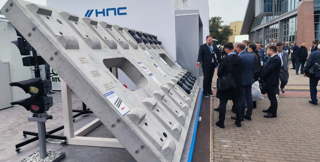 Нацпроектстрой представил плиту для безбалластного пути ВСМ