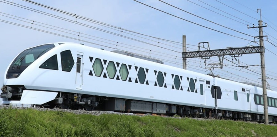 Туристический поезд Hitachi Rail Spacia X получил награду Red Dot Design Award 2025