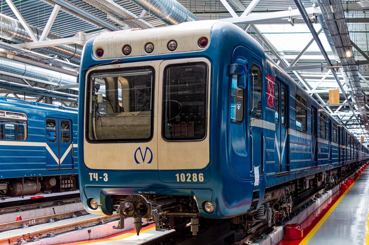 Избыточные головные вагоны питерских метропоездов модернизируют в промежуточные