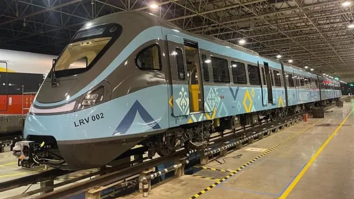 Первые два поезда для LRT отправлены Астану