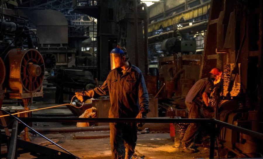 Денис Мантуров поручил разработать план модернизации «Лугцентрокуз им. С.С. Монятовского» 