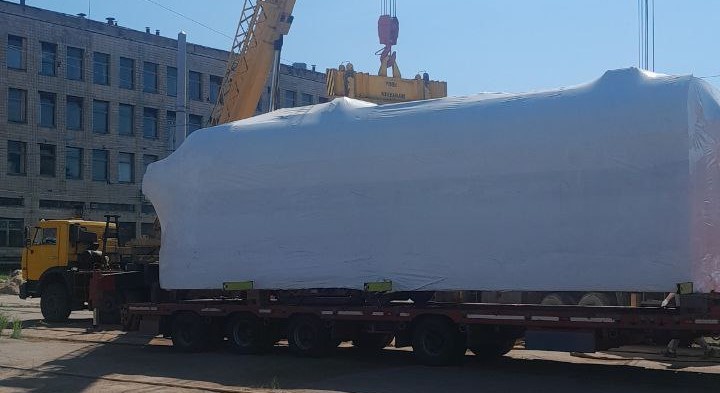 Пятисекционный трамвай 71-952 прибыл в петербургский Горэлектротранс