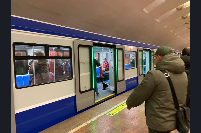 В Новосибирске введен в эксплуатацию первый поезд метро «Ермак»