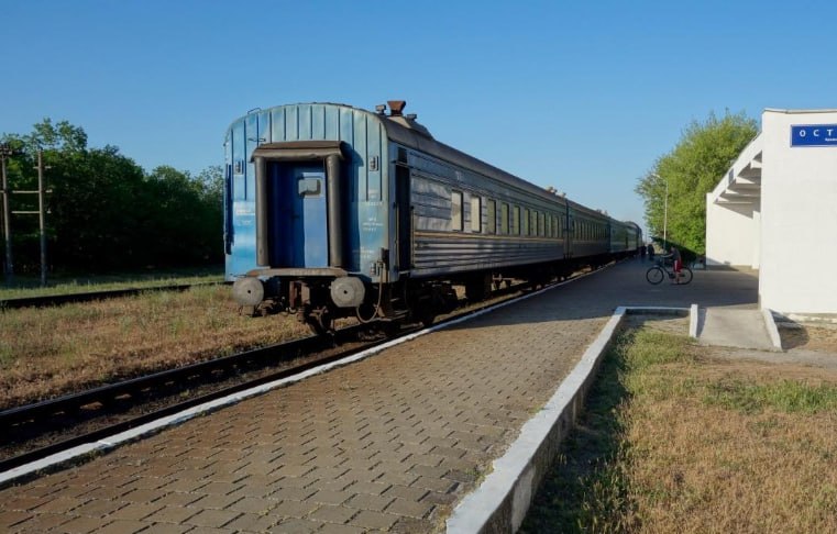 Крымская железная дорога выставила на продажу 20 пассажирских вагонов