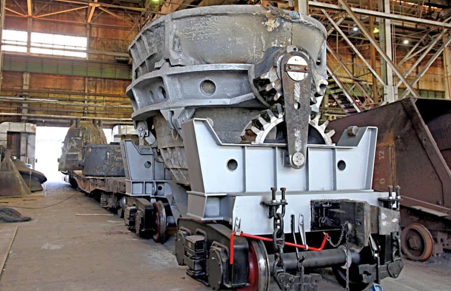 «Уральская Сталь» построила первый вагон-шлаковоз