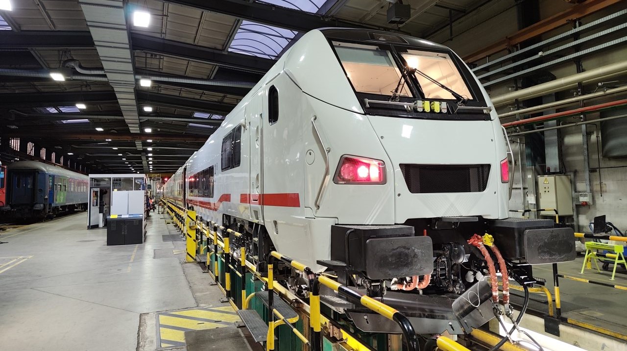 DB приняла первый ICE L от Talgo