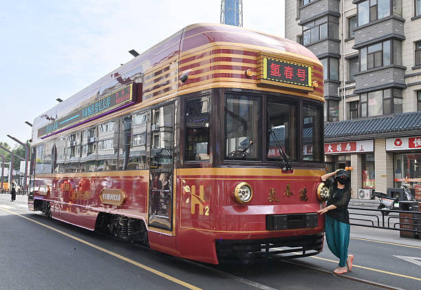 В Китае началась опытная эксплуатация водородного ретро-трамвая 